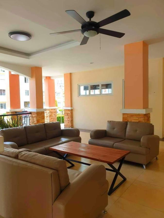 Apartament Arezzo Davao Near Sm Lanang & Airport Zewnętrze zdjęcie